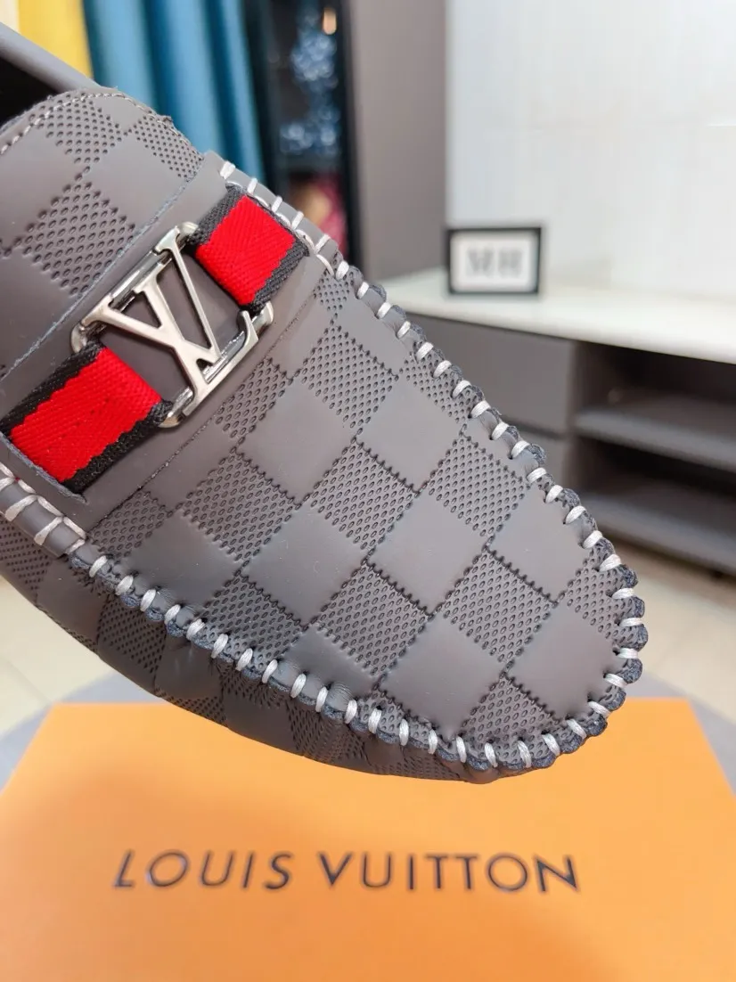Men's men's shoes💰400🌹🌹[LV Louis Vuitton] New men's beanie shoes💝💝.. Top-grade imported cowhide embossed➕Comfortable leather lining. It is extremely skin-friendly and comfortable, feels very delicate, and the shape is very correct! Perfectly reflects the three-dimensional sense, code number: 38-44